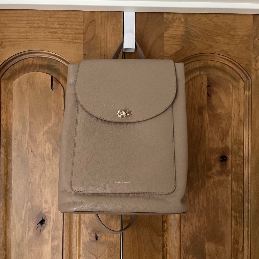 Draper James Pebbled Leather Backpack Oat Color (taupe)